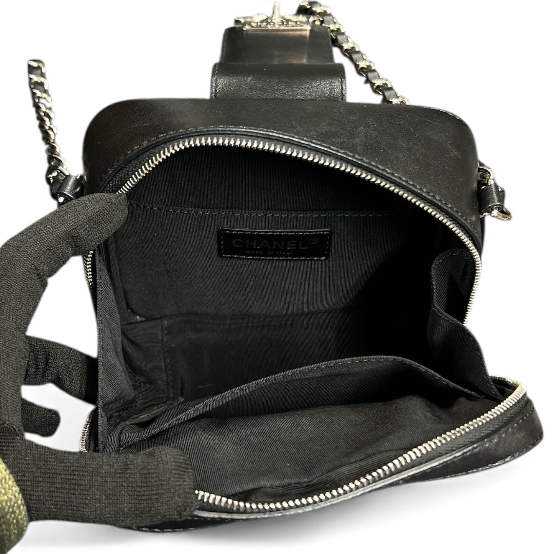 CHANEL Matelassé Chain Shoulder Bag CH1985