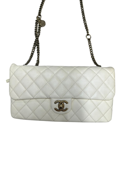 Chanel Quilted Leather Expandable Flap Bag Chain Shoulder Off-White CH2102