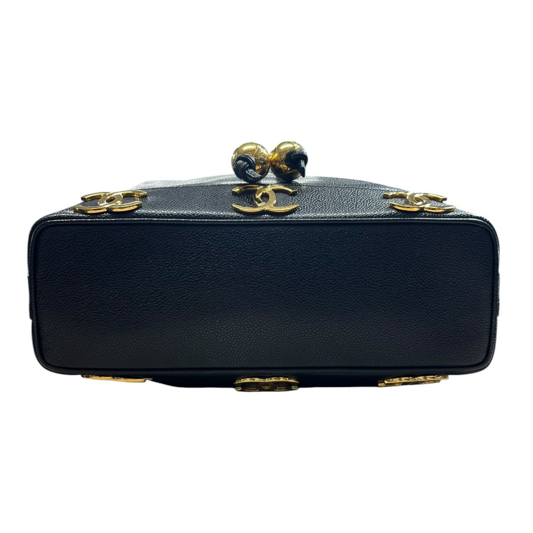 CHANEL Caviar Vintage Bucket Drawstring Shoulder Bag Black Gold Hardware CH2139