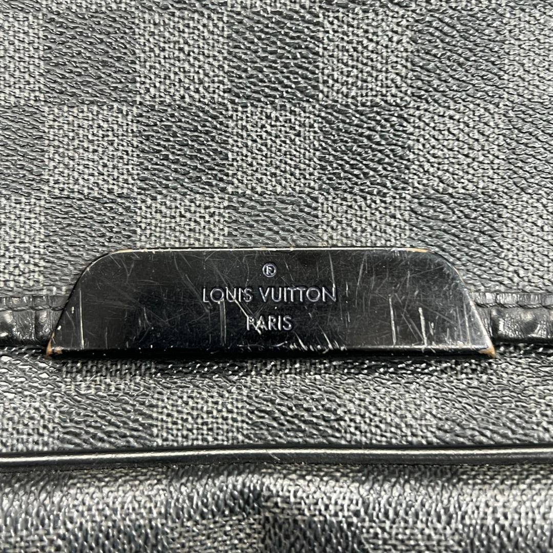 LOUIS VUITTON Damier Graphite Daniel MM Messenger Bag Black Silver Hardware LO2367