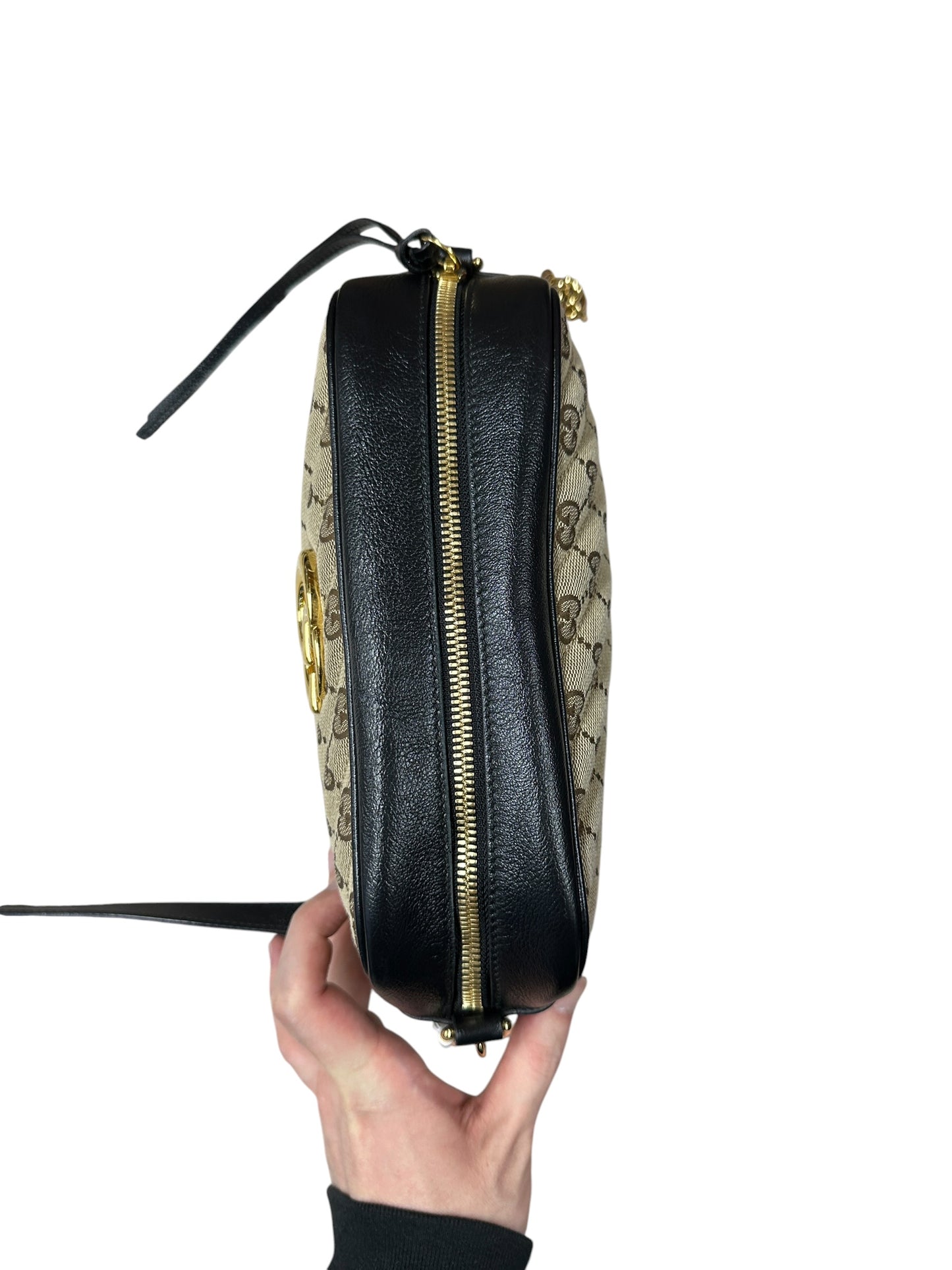 GUCCI GG Canvas Chain Shoulder Bag Beige Black Gold Hardware GU593