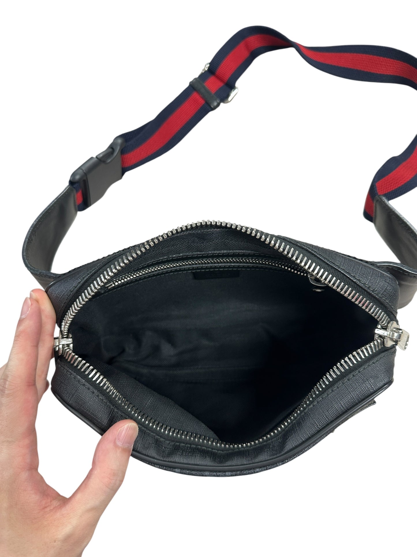 GUCCI GG Supreme Belt Bag Black Silver Hardware GU609