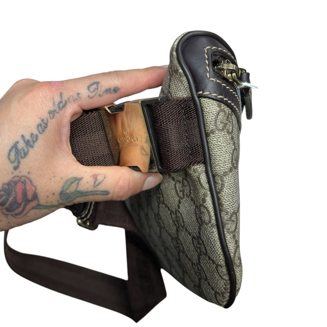 GUCCI GG Supreme Canvas GG Supreme Belt Bag Belt Bag Beige and Dark Brown Gold-tone Hardware GU616