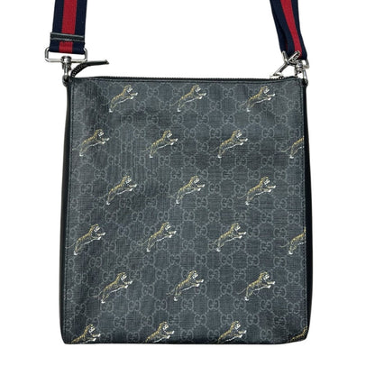 GUCCI GG Supreme Tiger Print GG Supreme Messenger Bag Messenger Bag Grey, Black, Multi-color Silver Hardware GU625