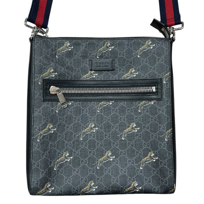 GUCCI GG Supreme Tiger Print GG Supreme Messenger Bag Messenger Bag Grey, Black, Multi-color Silver Hardware GU625