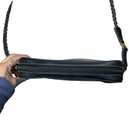 GUCCI Leather Vintage Braided Interlocking G Shoulder Bag Black Gold Hardware Gu655