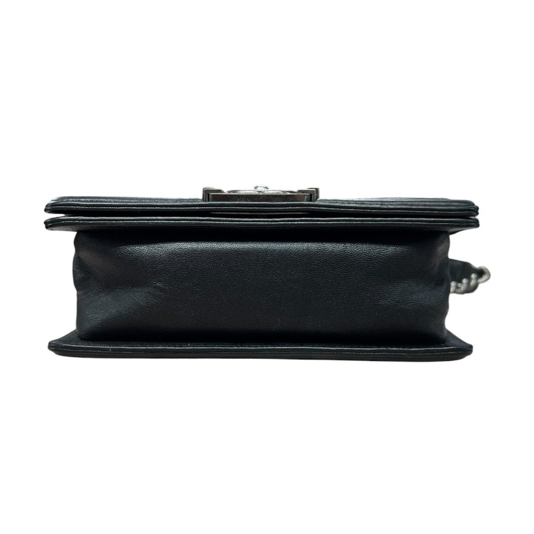 CHANEL Aged Calfskin Boy Bag Shoulder Bag Black Ruthenium Hardware CH2182