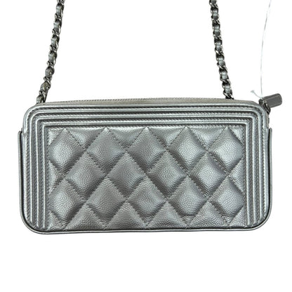 CHANEL Metallic Grained Calfskin Boy Chanel Wallet on Chain Shoulder Bag Metallic Silver Ruthenium Hardware CH2186