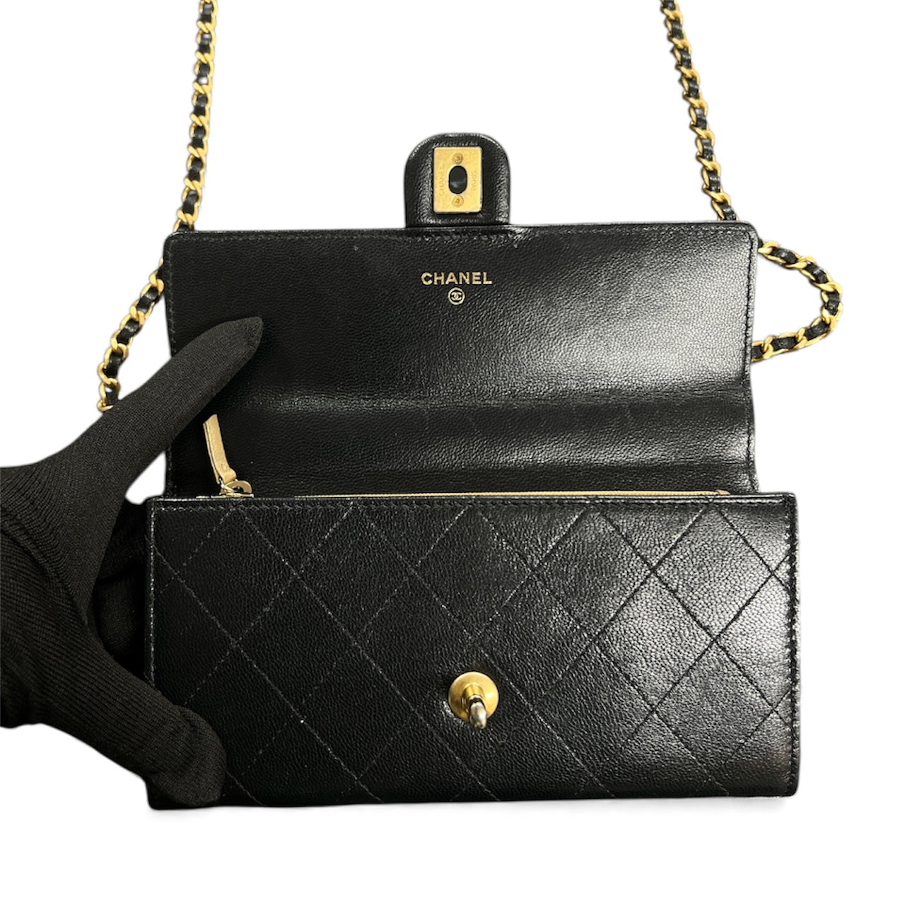 CHANEL Matelassé Chain Wallet  Shoulder Bag CH2034