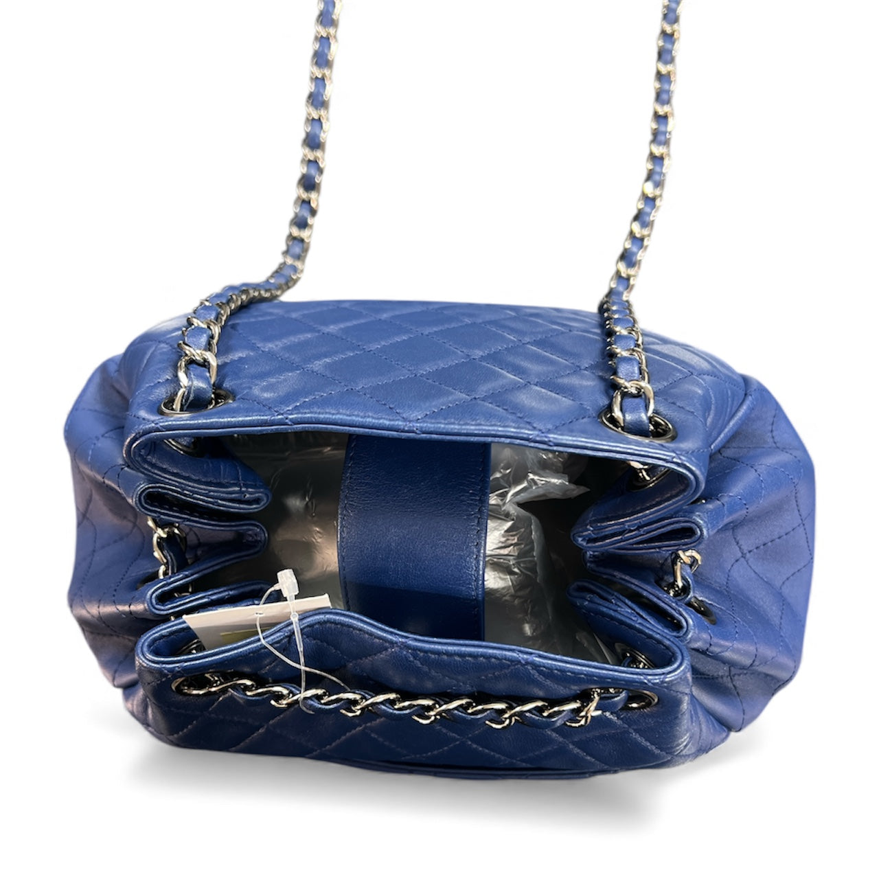 CHANEL Matelassé Shoulder Bag CH1987