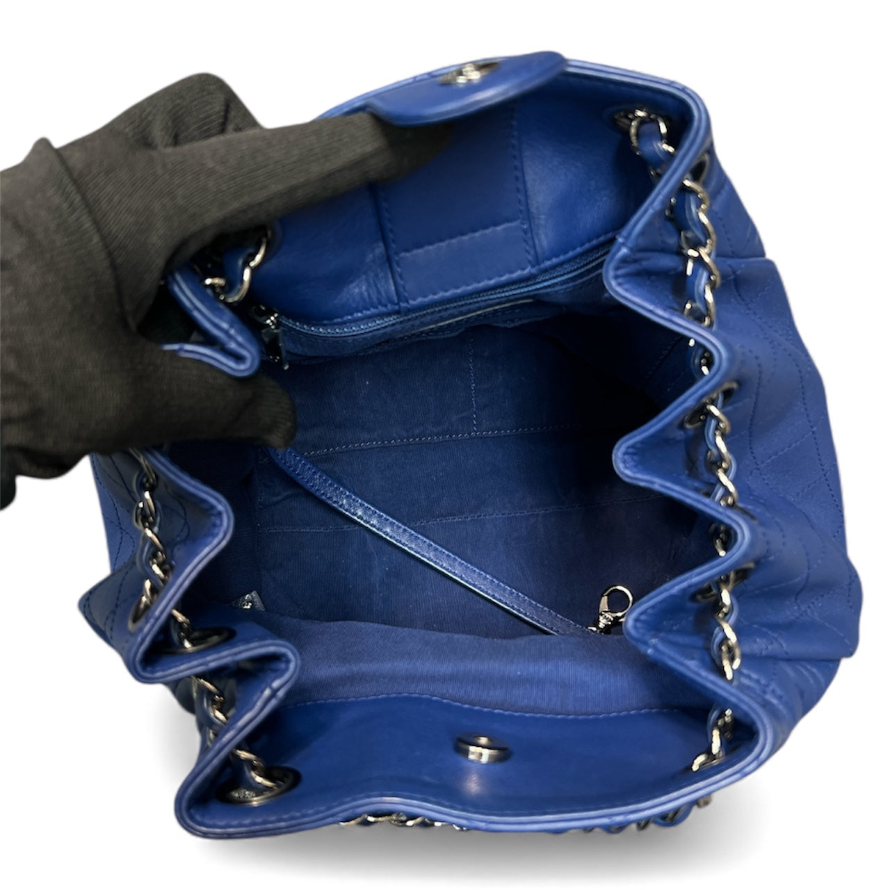 CHANEL Matelassé Shoulder Bag CH1987