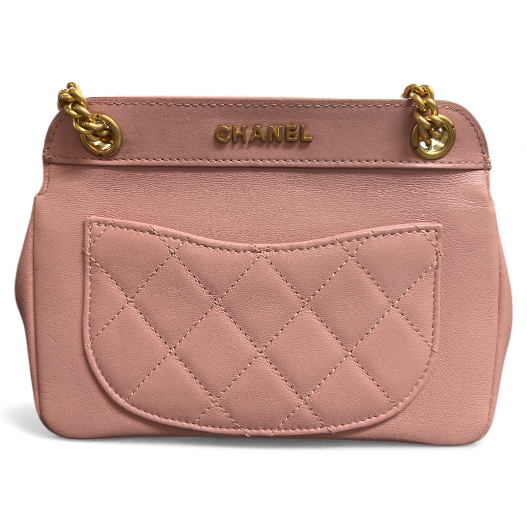 CHANEL Mini Matelassé Chain Shoulder Bag CH1986