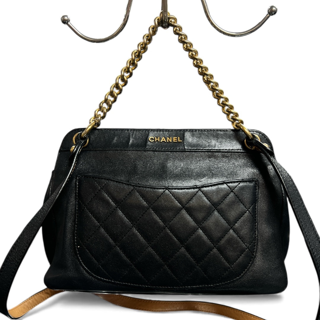 CHANEL Matelassé Black Lambskin  Shoulder Handbag CH1961