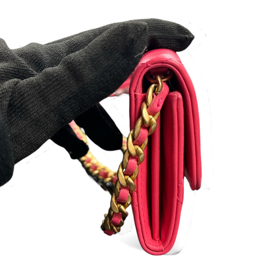 CHANEL Pink Matelassé Leather Chain  Wallet CH1944
