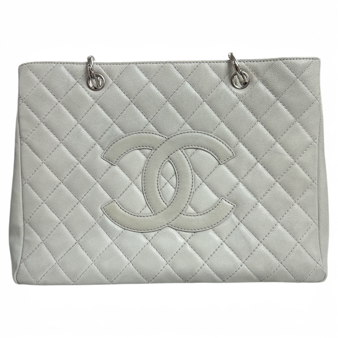 CHANEL Matelassé Chain Tote Bag with Coco Logo CH2033