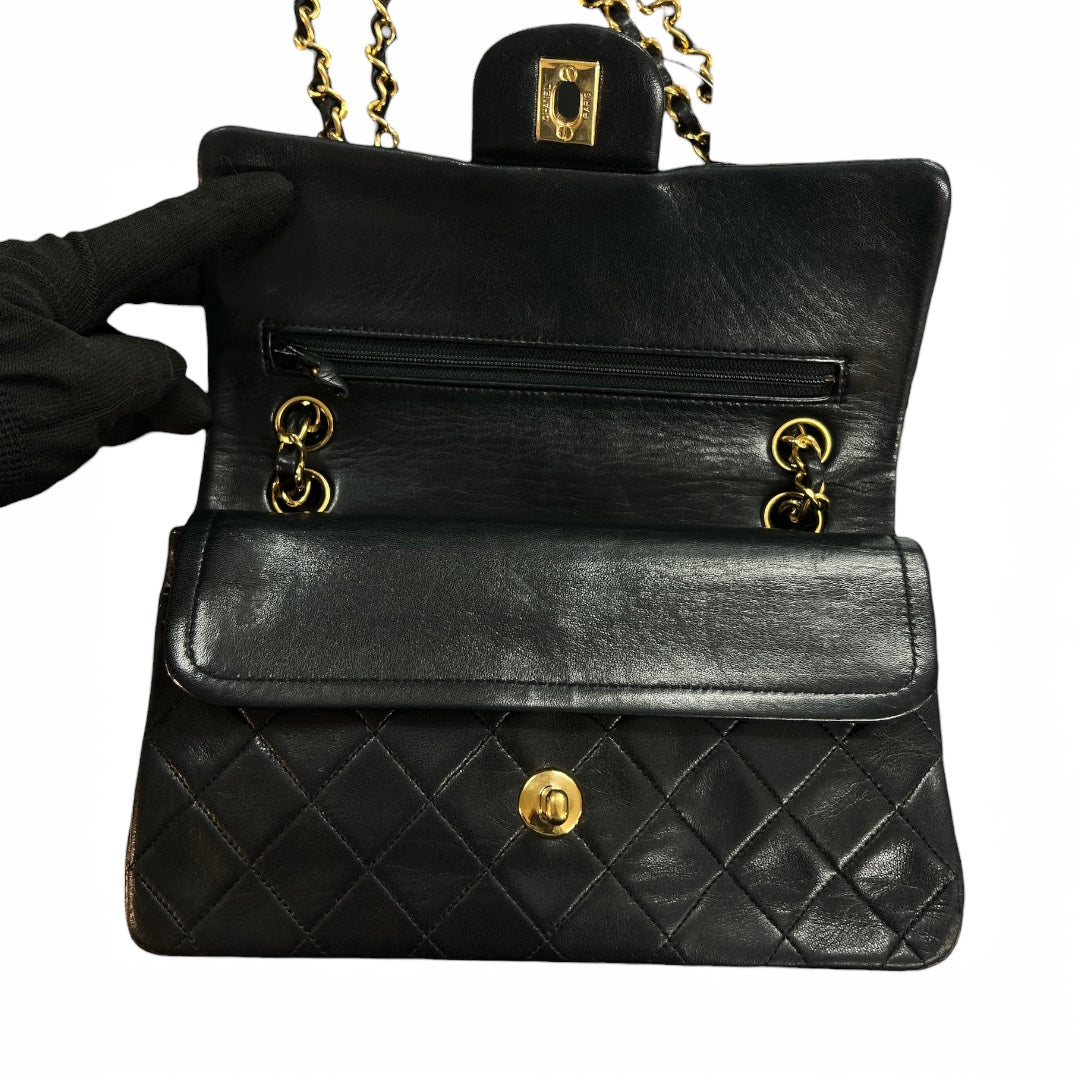 CHANEL Matelassé Shoulder Bag CH2049