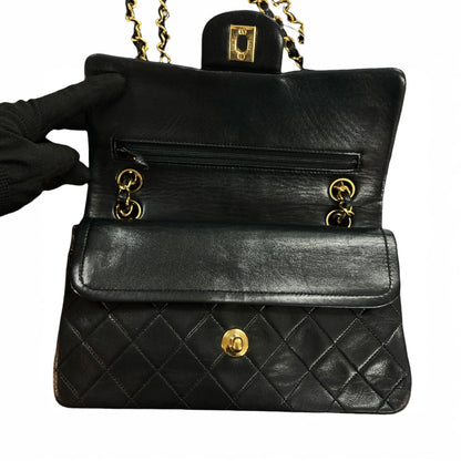 CHANEL Matelassé Shoulder Bag CH2049