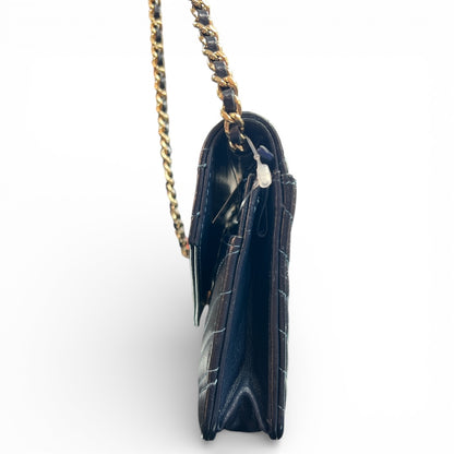 CHANEL Chevron V-Stitch Chain Shoulder Bag CH2052